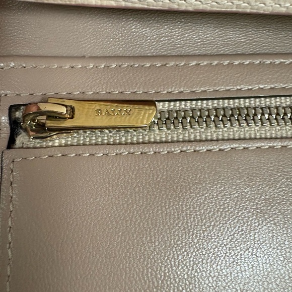 Bally Blush Pink Women's TriFold Compact Wallet - EUC - Picture 12 of 16